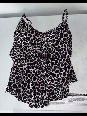 Women’s Size Medium “Aqua Green” Leopard Swim Shirt
